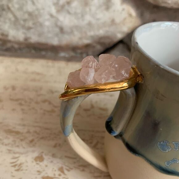 Handmade ceramic mug with gold accent and rose quarts accents - Picture 11 of 11